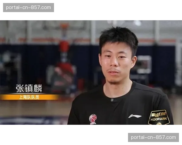 【2026年4月CBA联赛·赛中·聚焦焦点瞬间：张镇麟突破隔扣对方外援，引发主场球迷沸腾